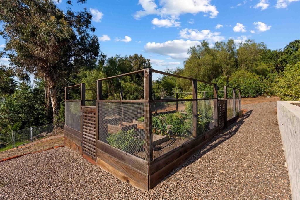 13326 Arroya Vista Rd