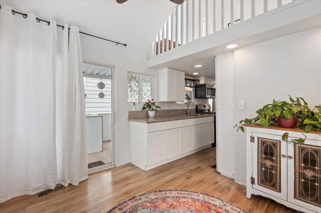 1624 N Coast Highway 101 12