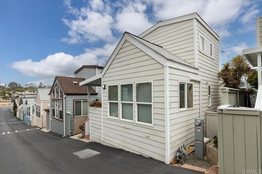 1624 N Coast Highway 101 12