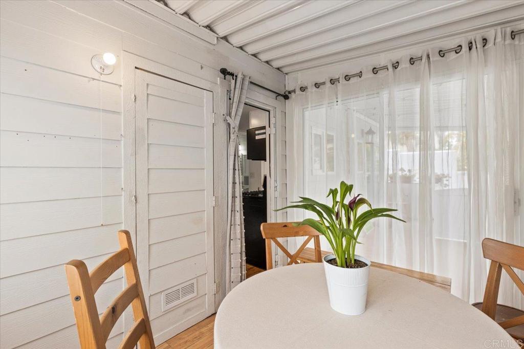 1624 N Coast Highway 101 12