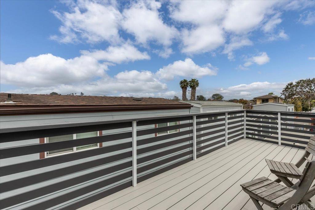 1624 N Coast Highway 101 12