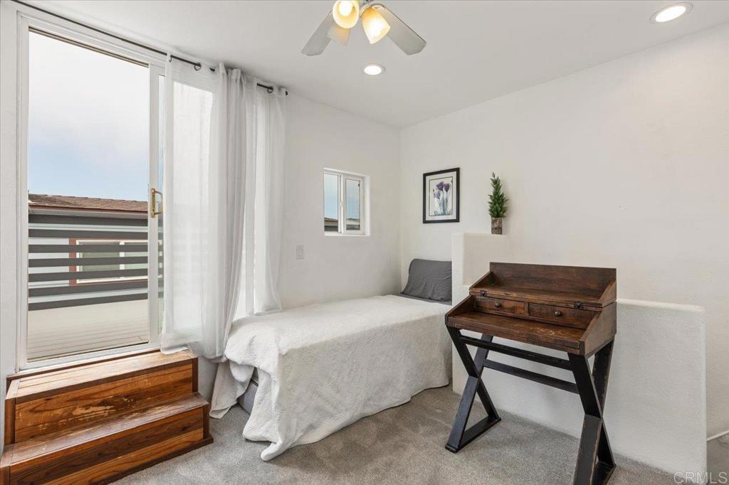 1624 N Coast Highway 101 12