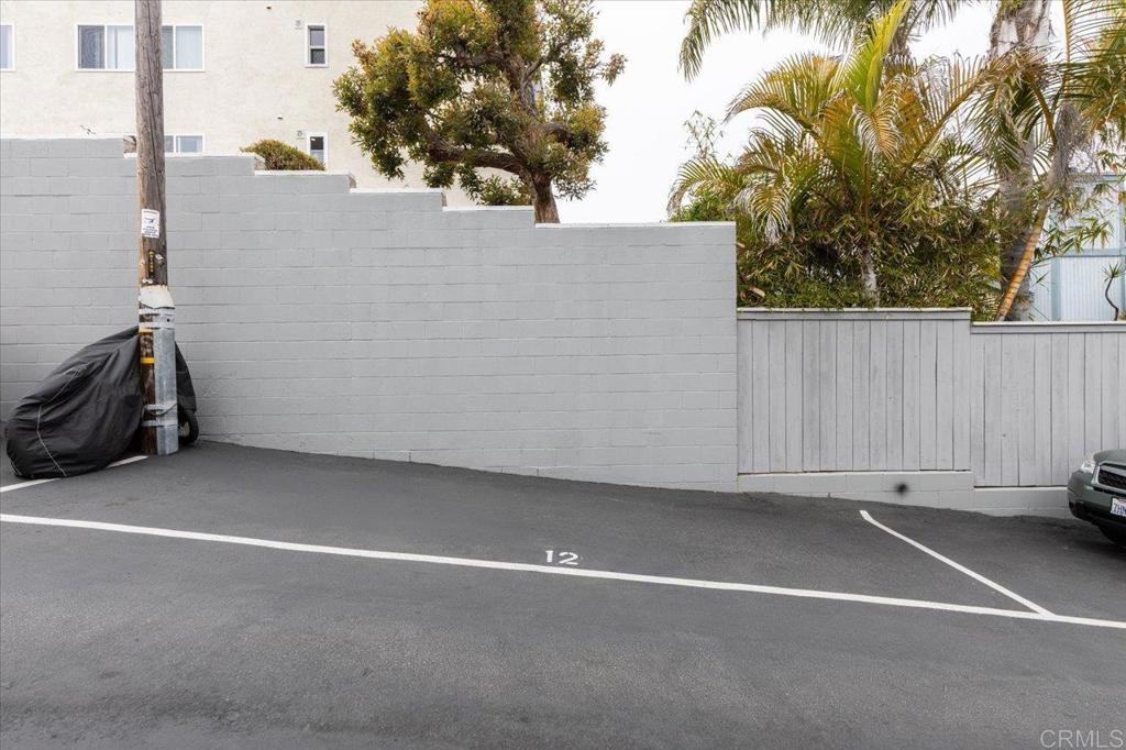 1624 N Coast Highway 101 12