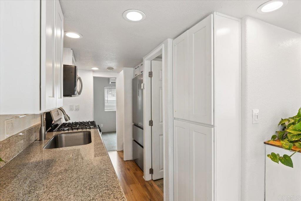 1624 N Coast Highway 101 12