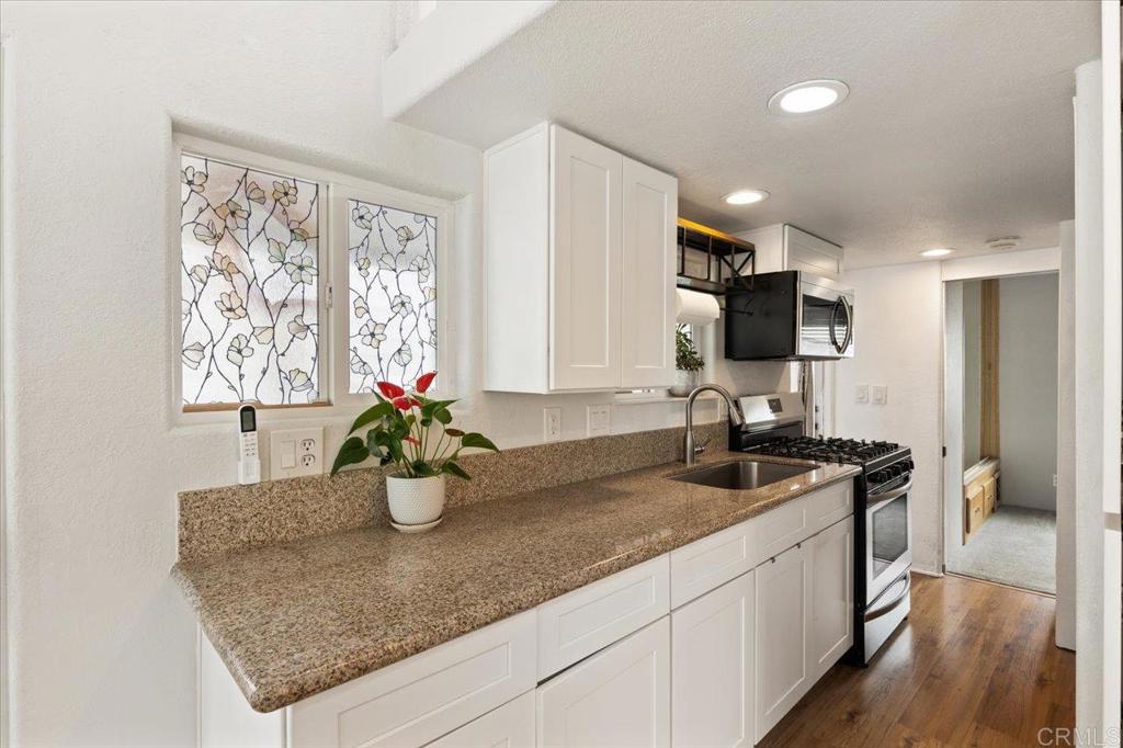 1624 N Coast Highway 101 12