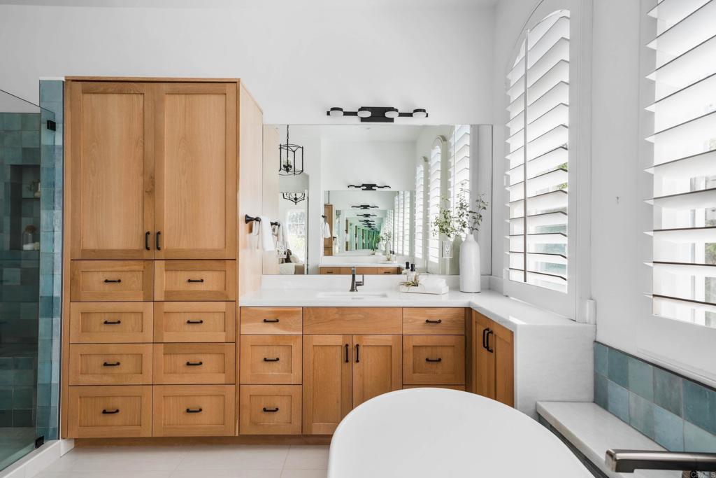 1345 Corvidae Street