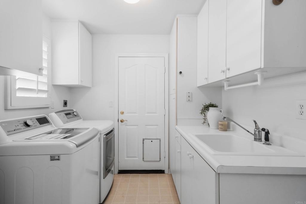 1345 Corvidae Street