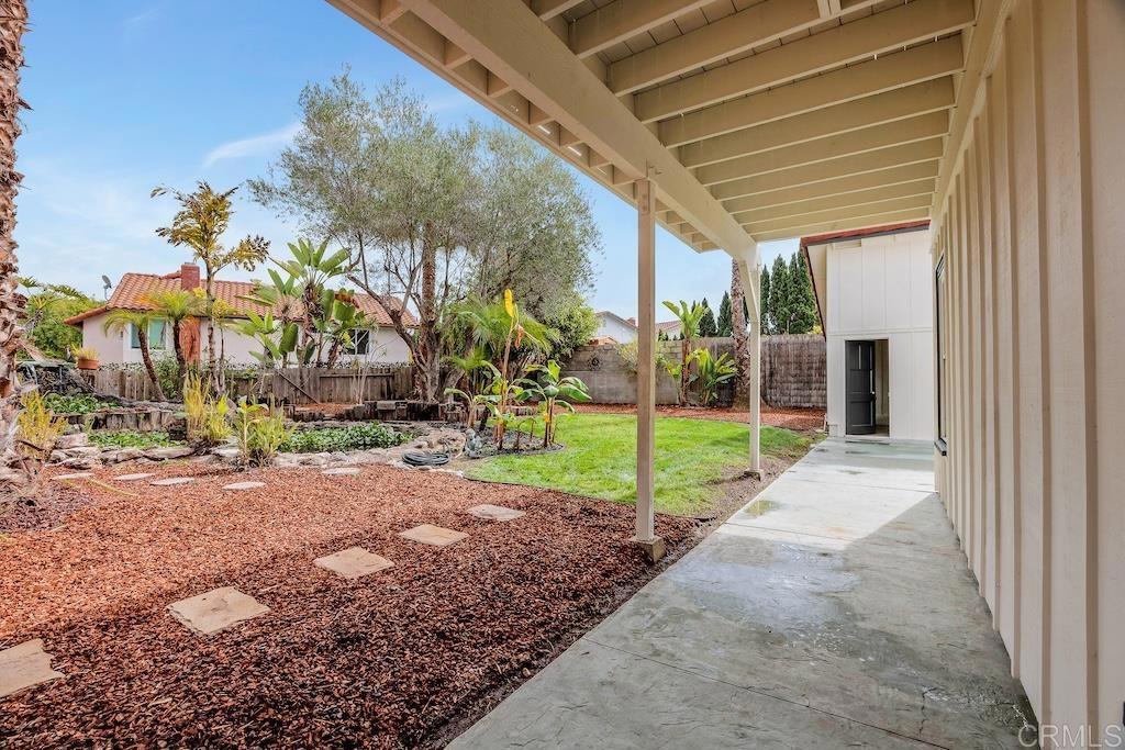 1583 Avenida De Los Lirios