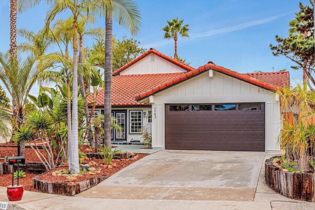 1583 Avenida De Los Lirios