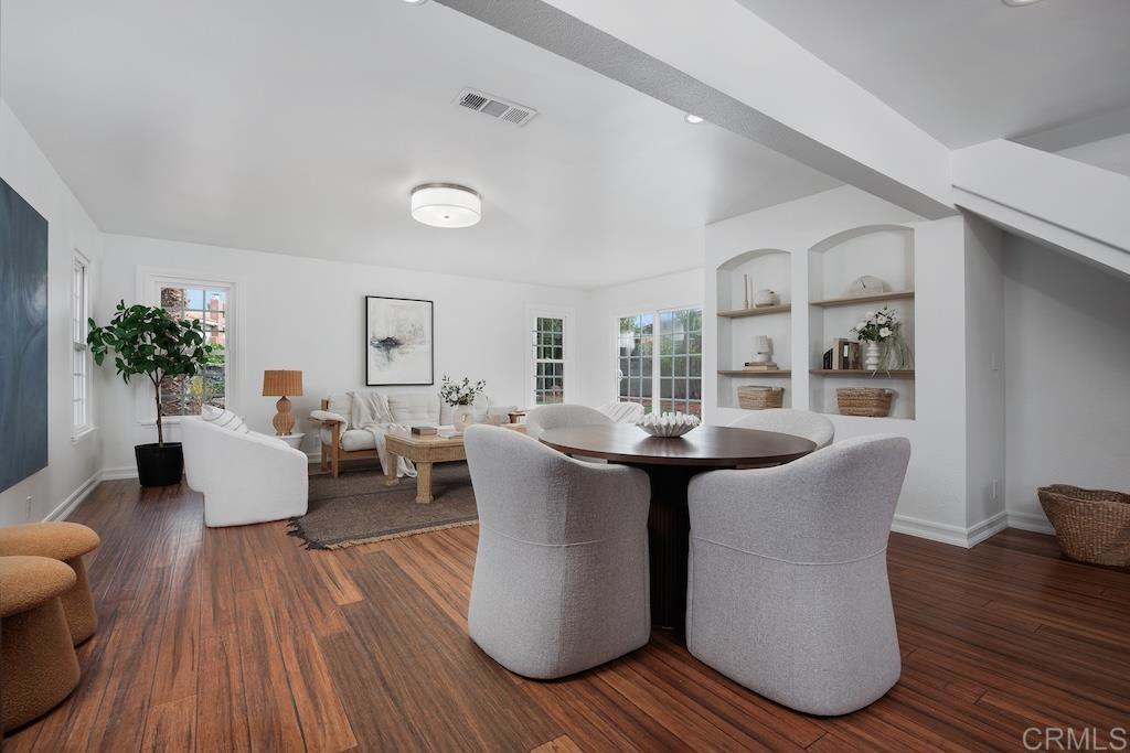 1583 Avenida De Los Lirios