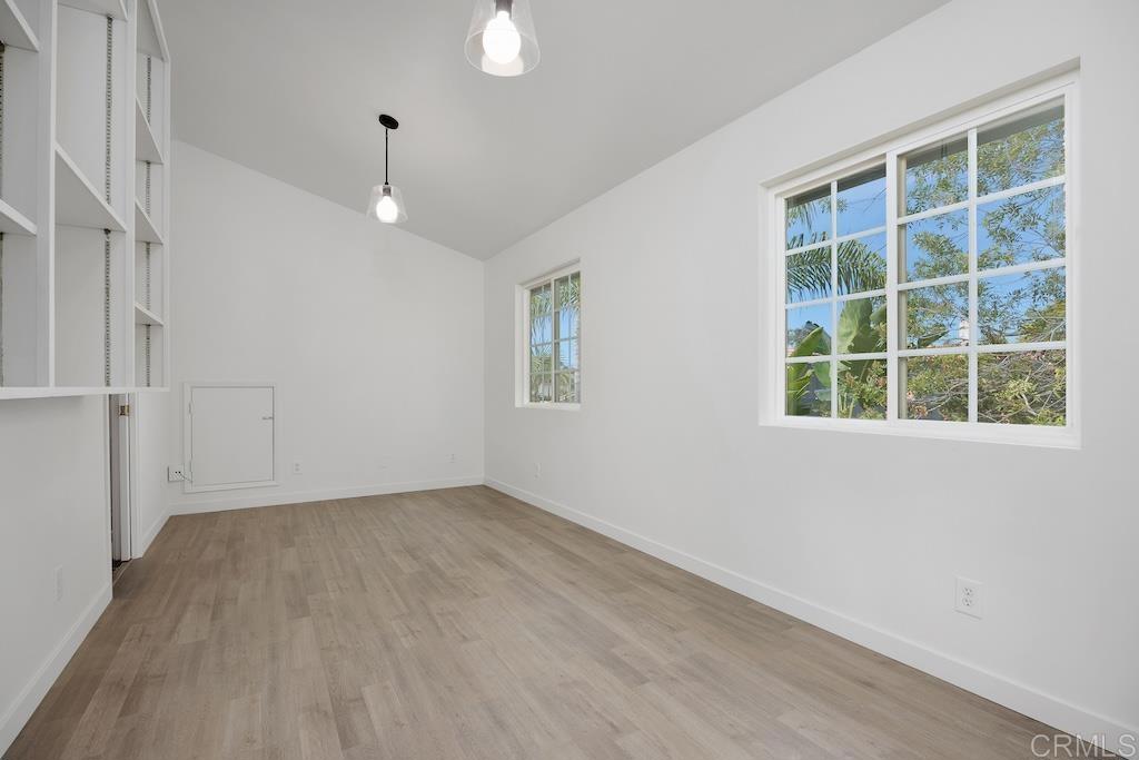 1583 Avenida De Los Lirios