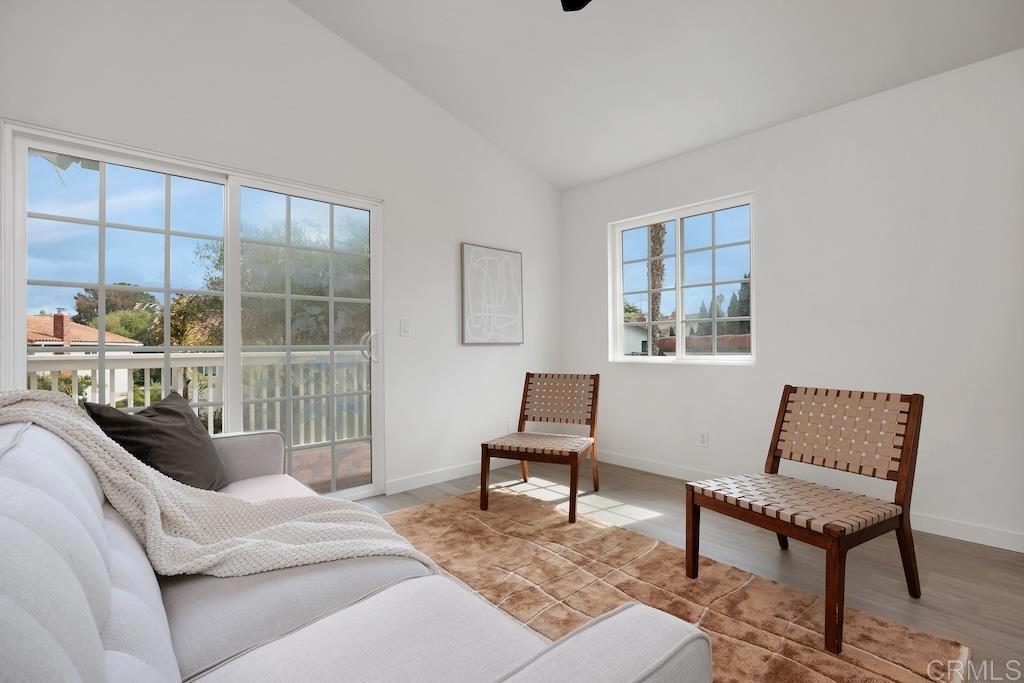 1583 Avenida De Los Lirios