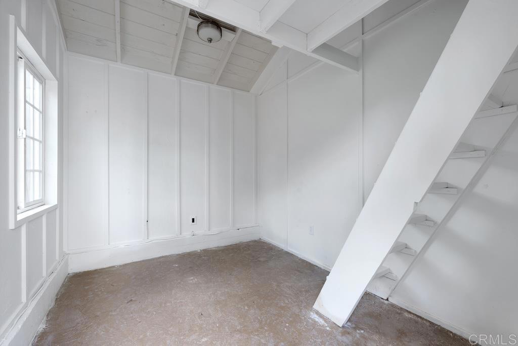 1583 Avenida De Los Lirios