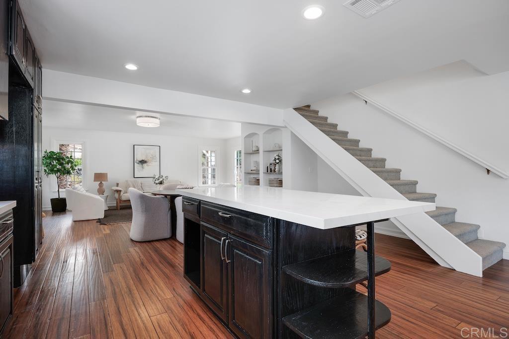 1583 Avenida De Los Lirios