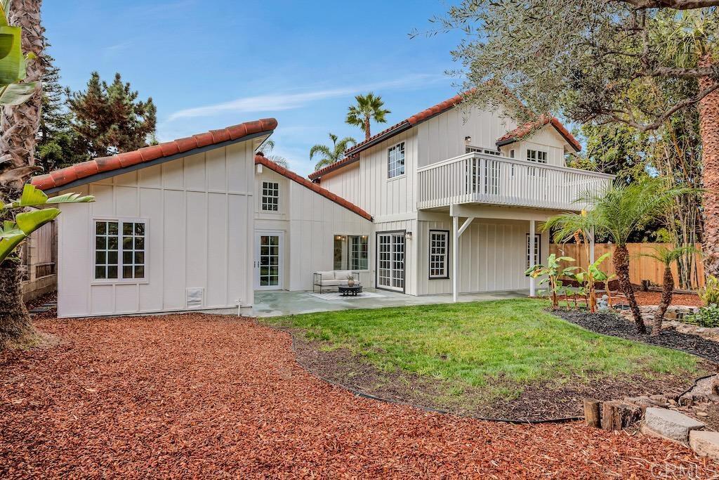 1583 Avenida De Los Lirios