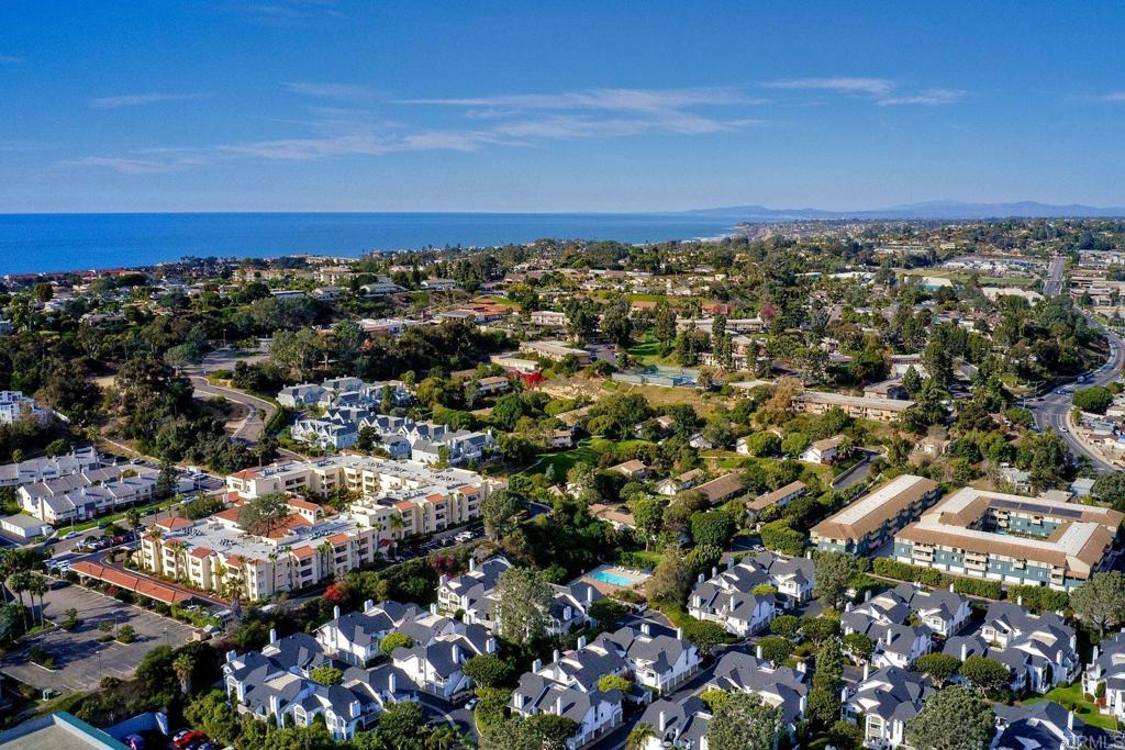 548 Via De La Valle J