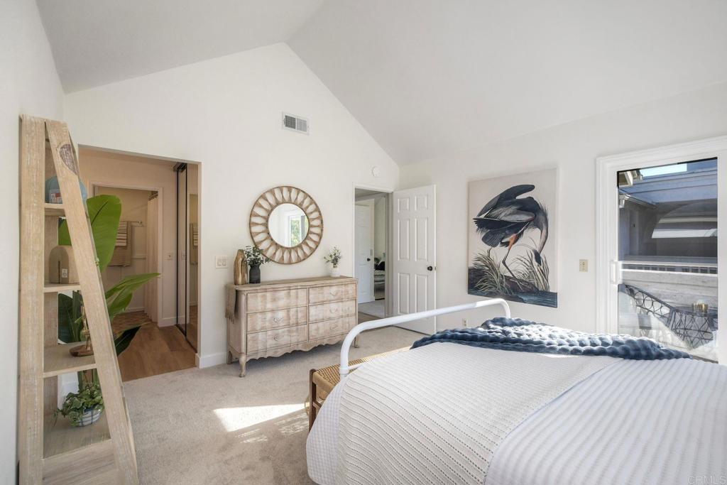 548 Via De La Valle J