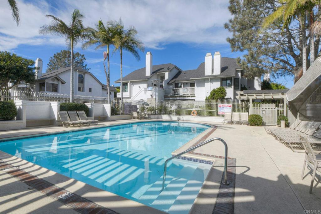 548 Via De La Valle J