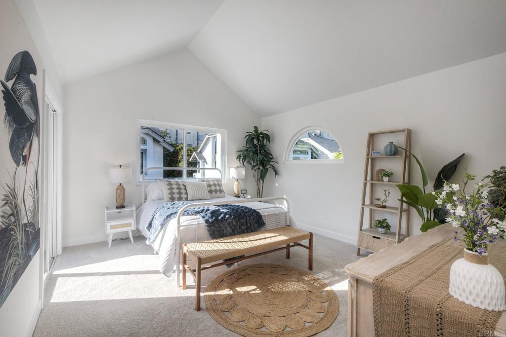 548 Via De La Valle J