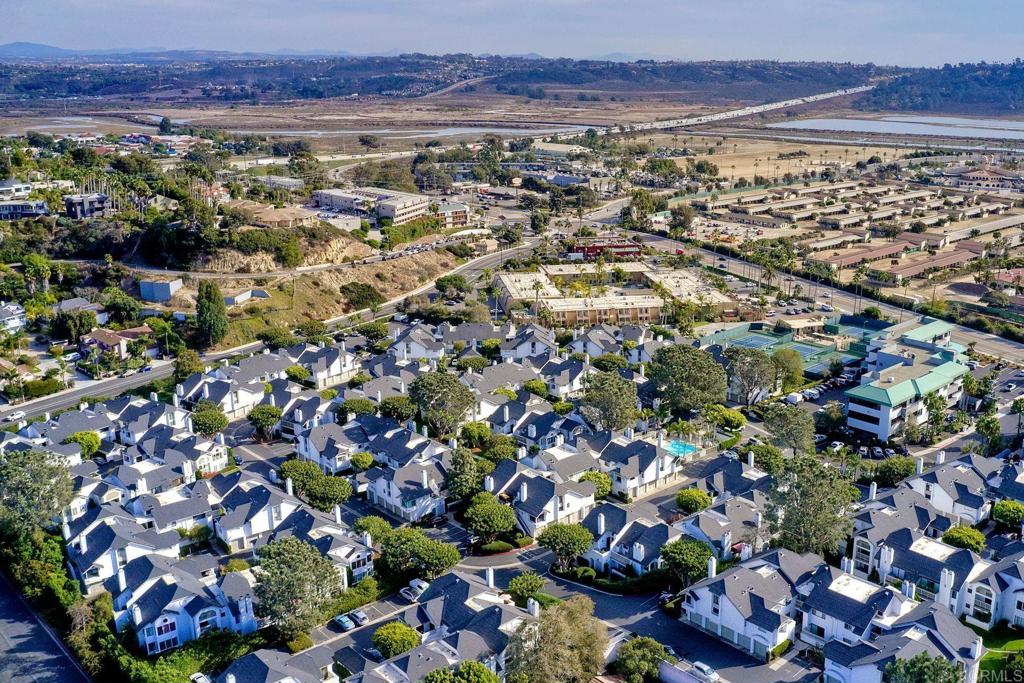 548 Via De La Valle J