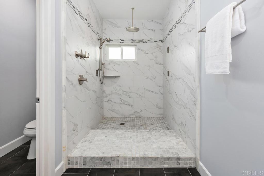 10175 Autumnview Lane