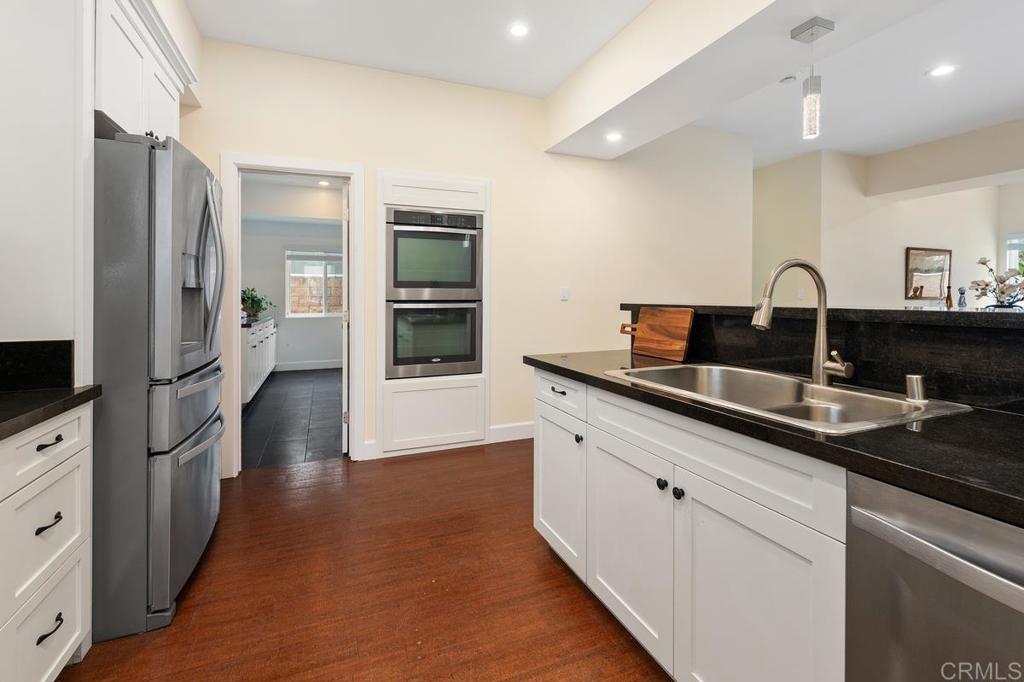 10175 Autumnview Lane