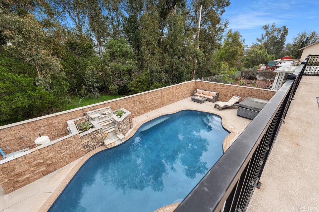 10175 Autumnview Lane