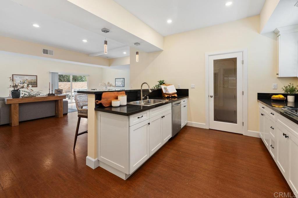 10175 Autumnview Lane