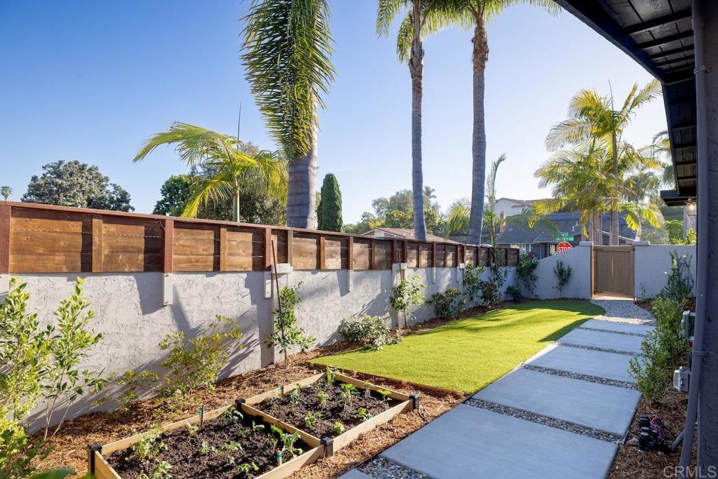 1860 Valencia Avenue