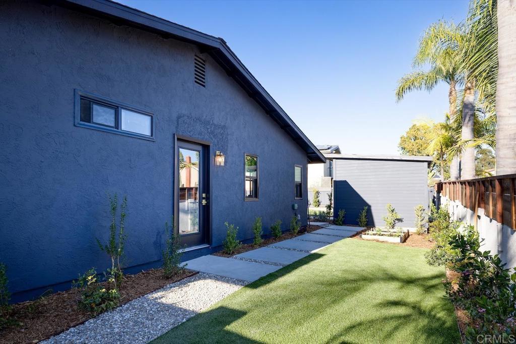 1860 Valencia Avenue