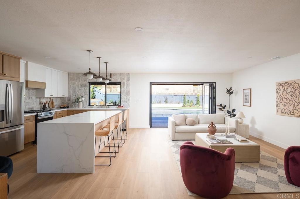 1860 Valencia Avenue