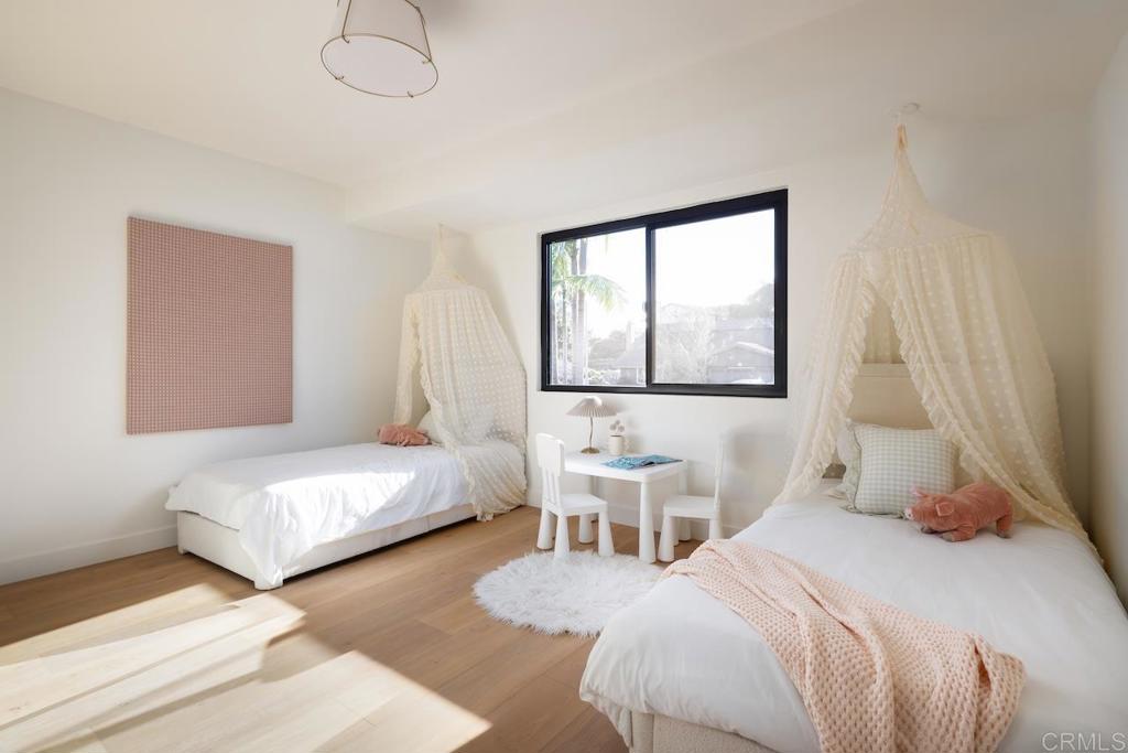 1860 Valencia Avenue