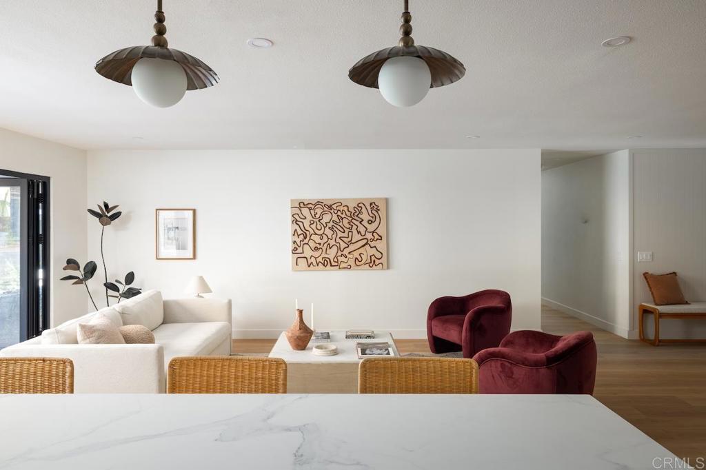 1860 Valencia Avenue