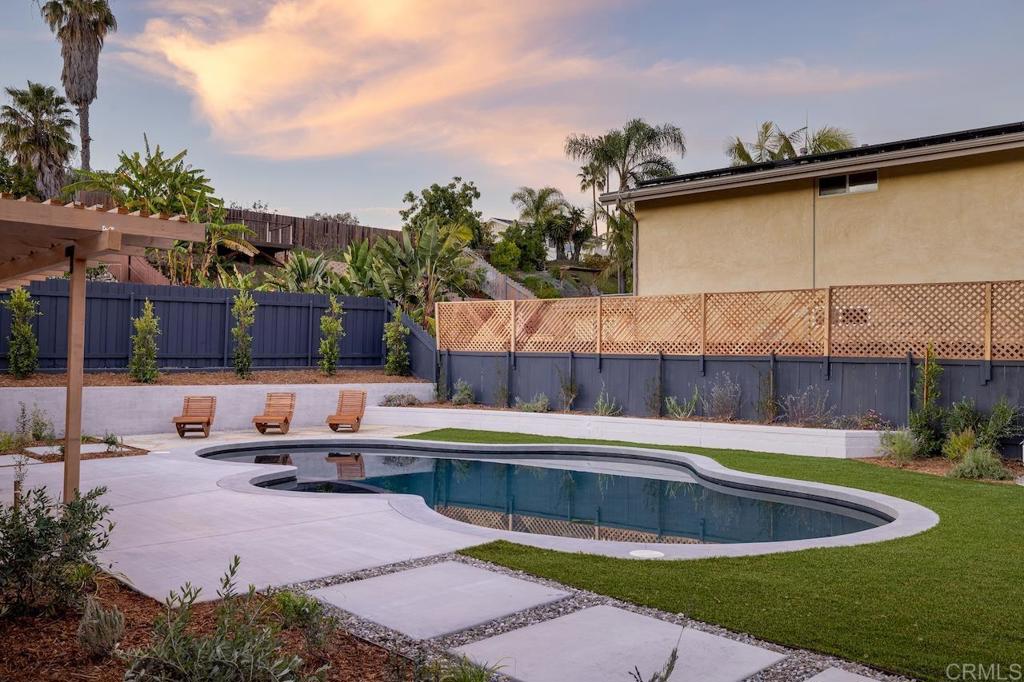 1860 Valencia Avenue