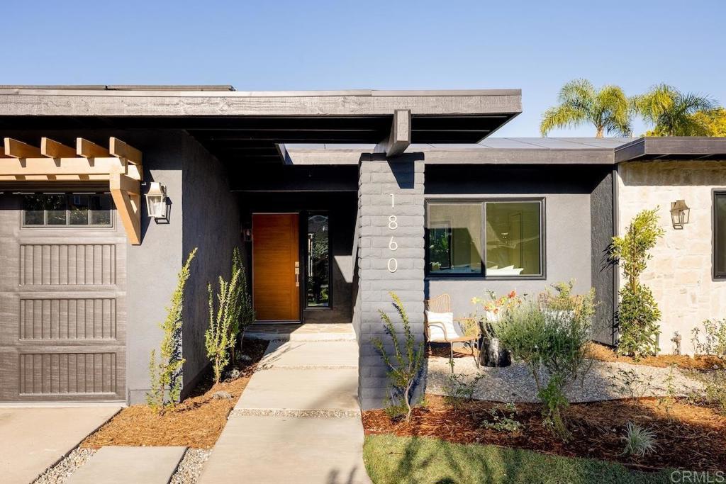 1860 Valencia Avenue