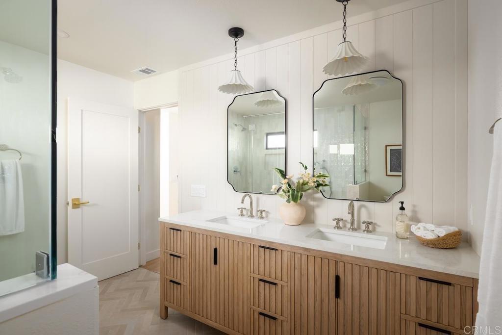 1860 Valencia Avenue