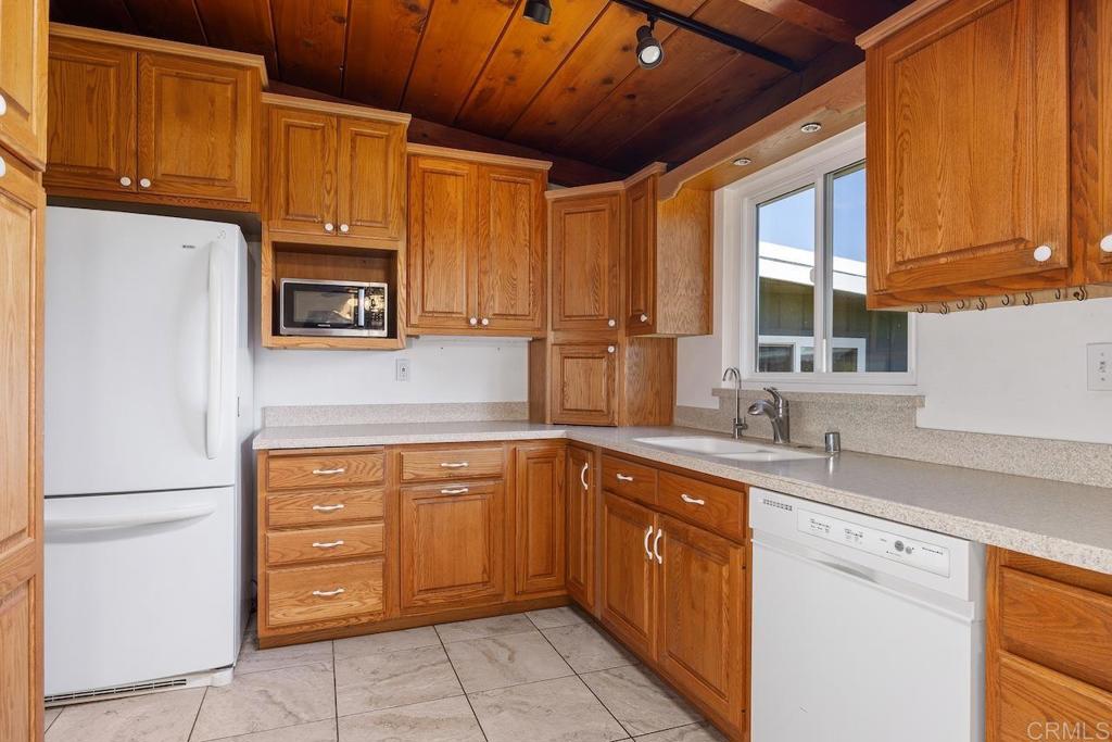 2600 Highland Drive