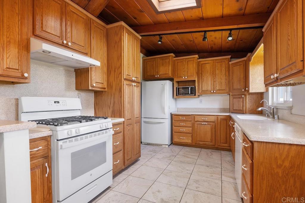 2600 Highland Drive