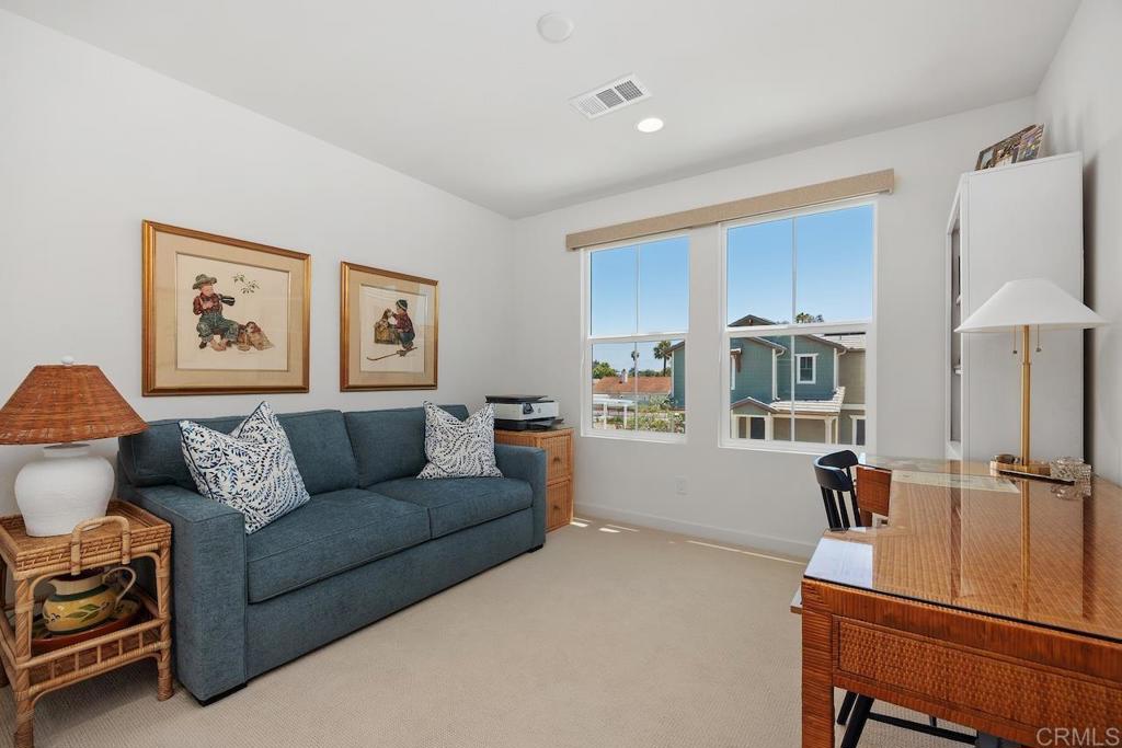 741 Kingbird Loop