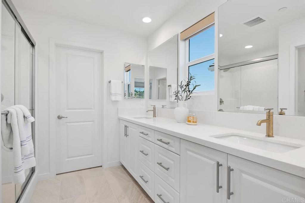 741 Kingbird Loop