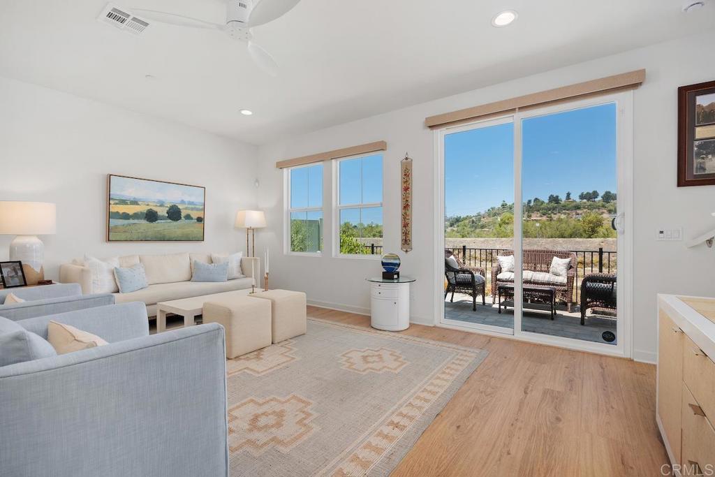 741 Kingbird Loop