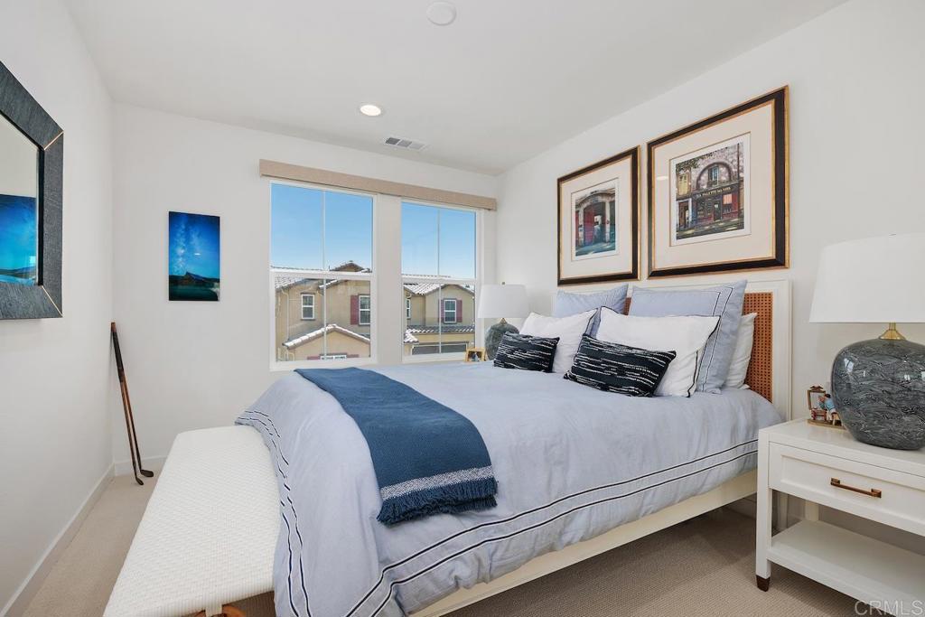741 Kingbird Loop