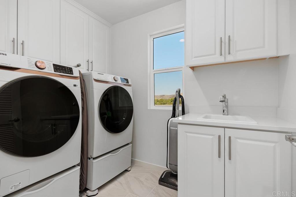 741 Kingbird Loop