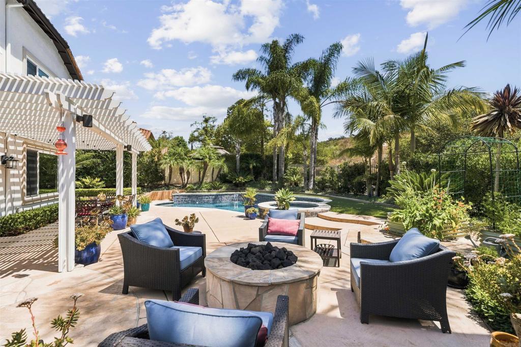 6658 Towhee Lane