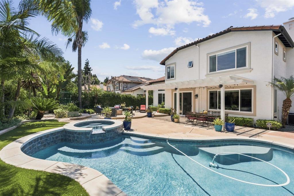 6658 Towhee Lane