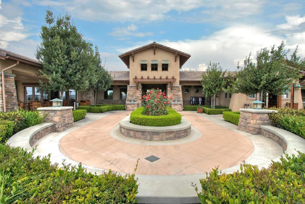 1003 Vista Pointe Boulevard