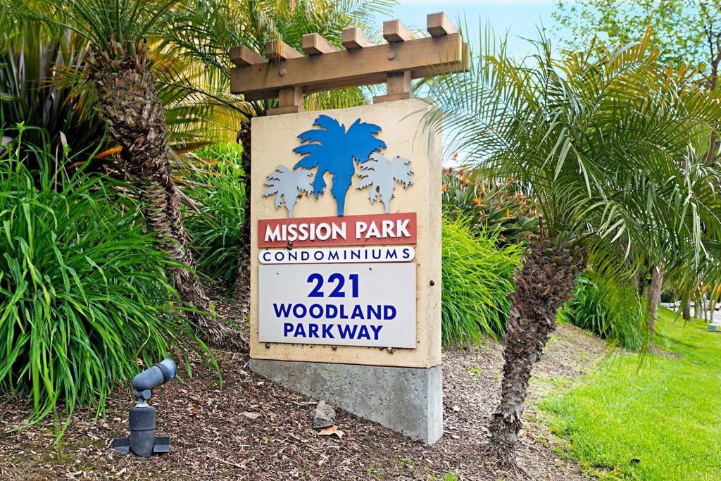 227 Woodland Parkway 263