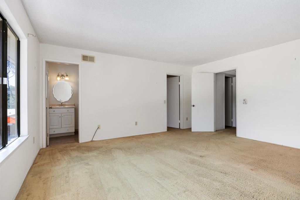2714 Via Juanita