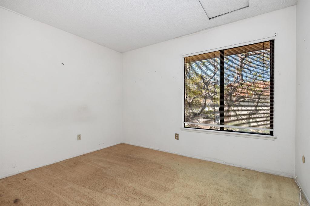 2714 Via Juanita