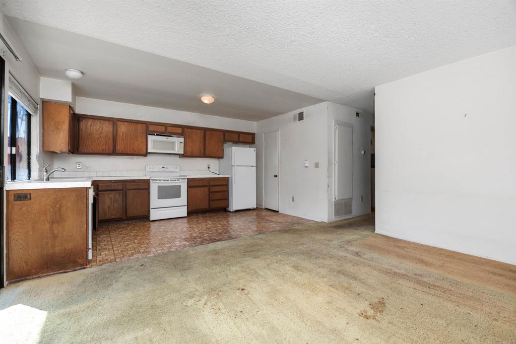 2714 Via Juanita